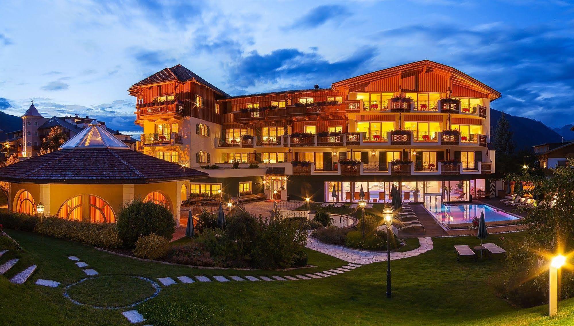 Mirabell Dolomites Hotel - Luxury Ayurveda & Spa Olang Exterior photo